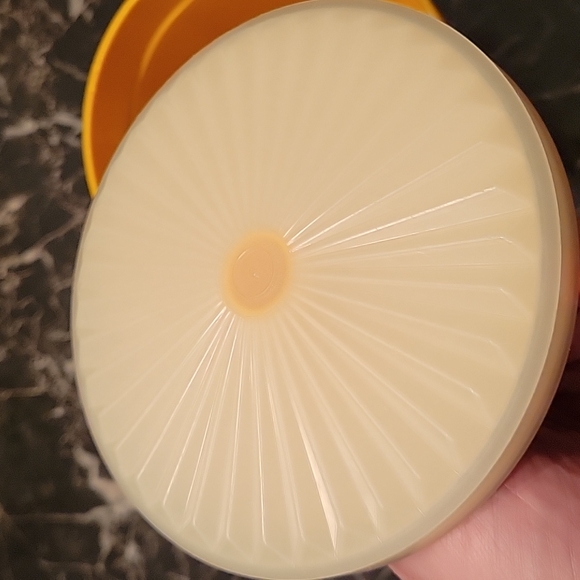 Vintage Tupperware Orange 2 Quart Push Button Pitcher - Picture 4 of 9